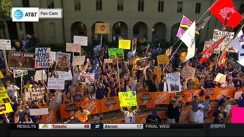 Illustration for article titled Grab 'Em By The Saban: Your Baton Rouge College GameDay Sign Roundup